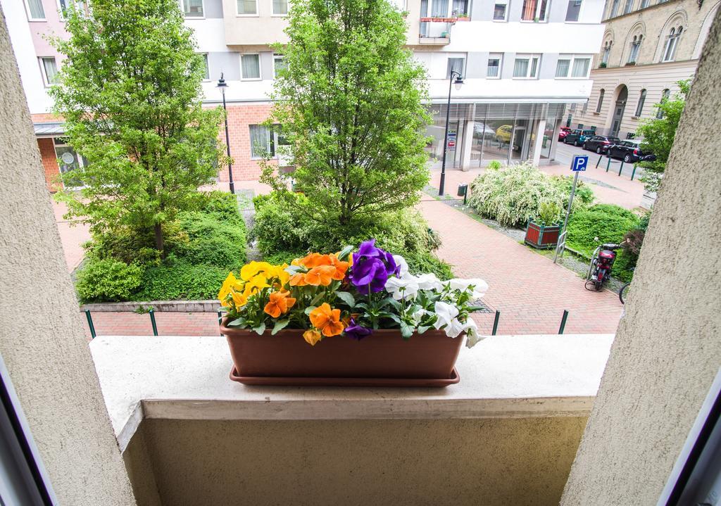 Lovely Corvin Apartment ブダペスト エクステリア 写真