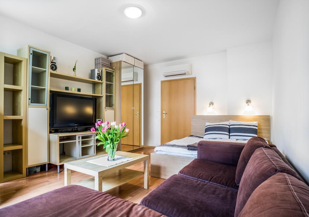 Lovely Corvin Apartment ブダペスト エクステリア 写真
