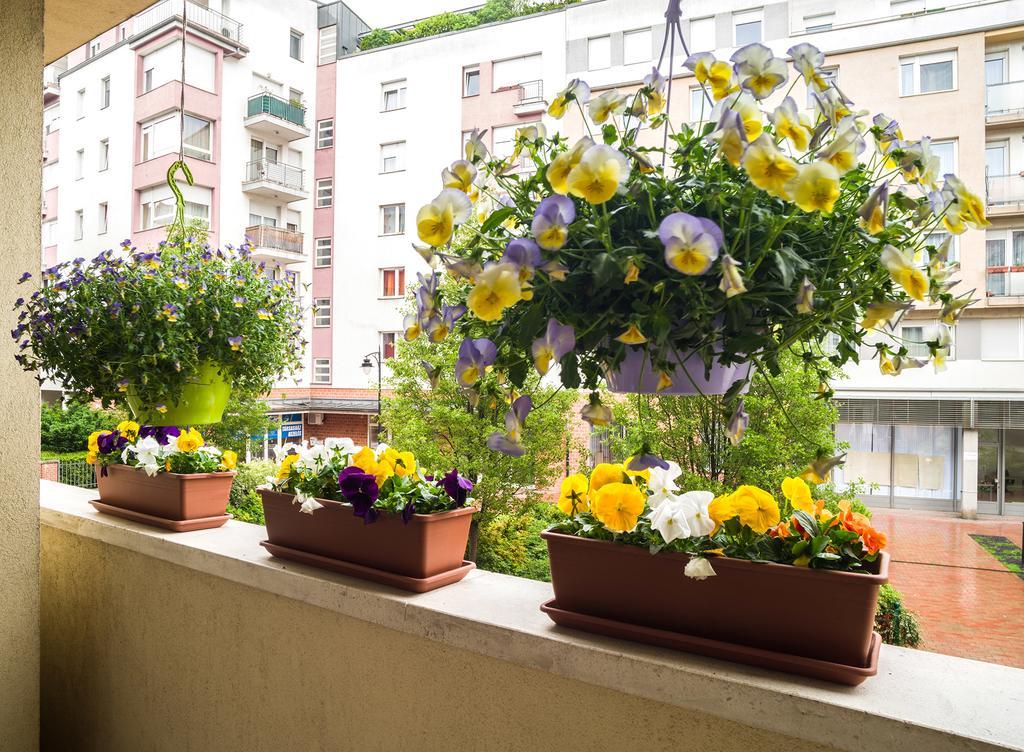Lovely Corvin Apartment ブダペスト エクステリア 写真